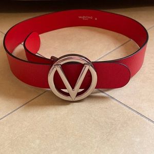 *NEW AND NEVER WORN* Valentino Belt